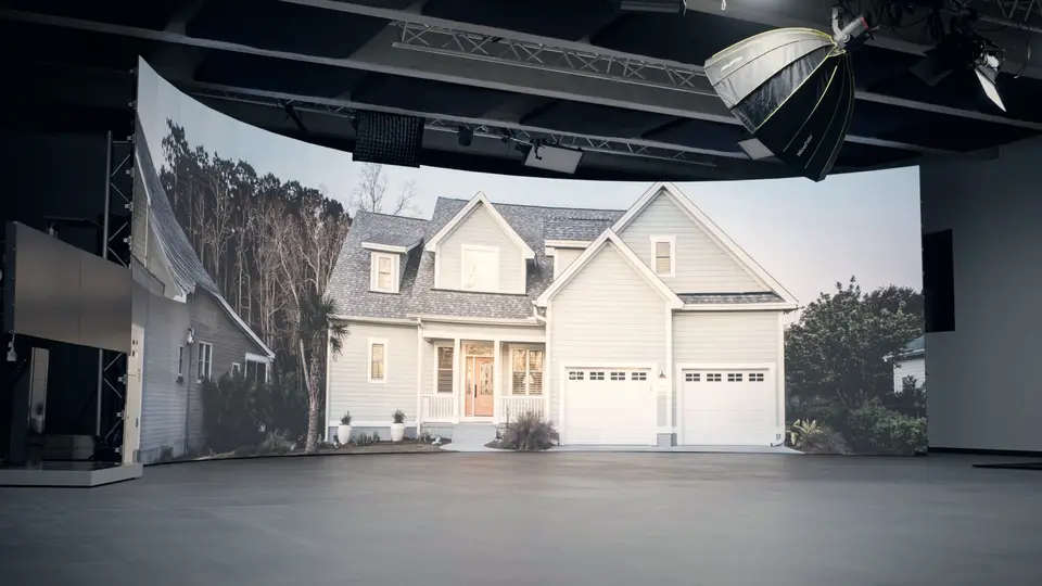 Wohnhaus als Location auf der LED-Wand, Außenkulisse für Virtual Production